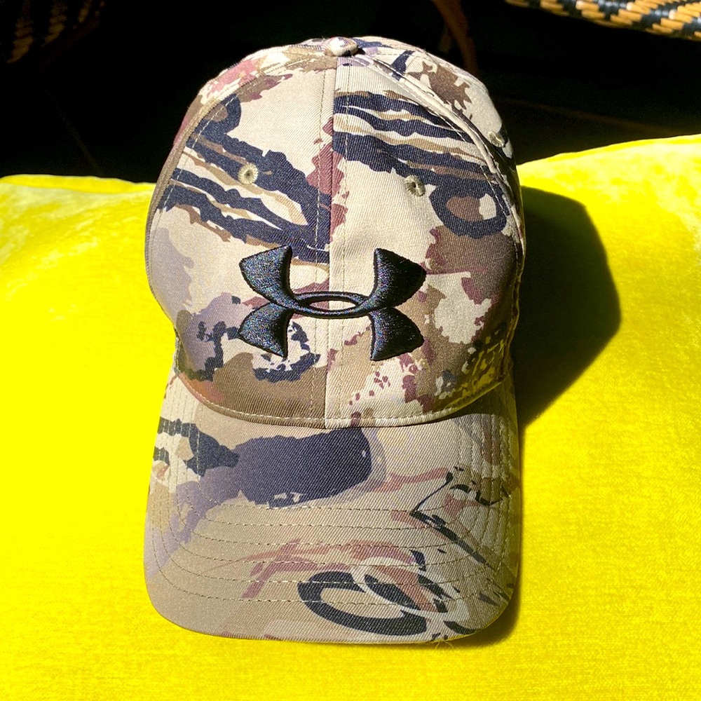 Under Armour unisex Camouflage ball cap. UA Free Fit. One size fits all.